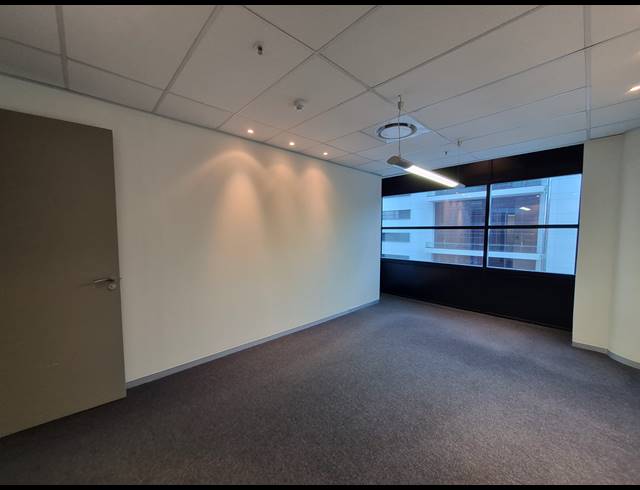 106M² OFFICE TO LET IN SANDTON CENTRAL